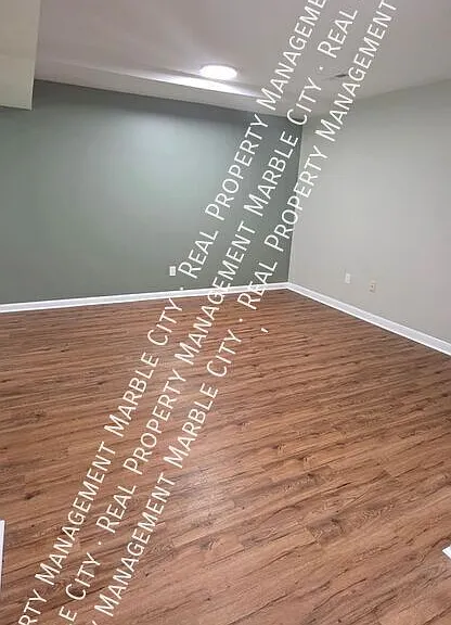 721 Shady Springs Ln — Photo 25