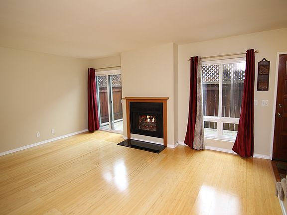 3rd image of 1534 N Formosa Ave APT 2