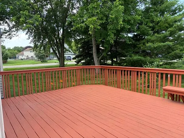 328 N Pointe Dr — Photo 24
