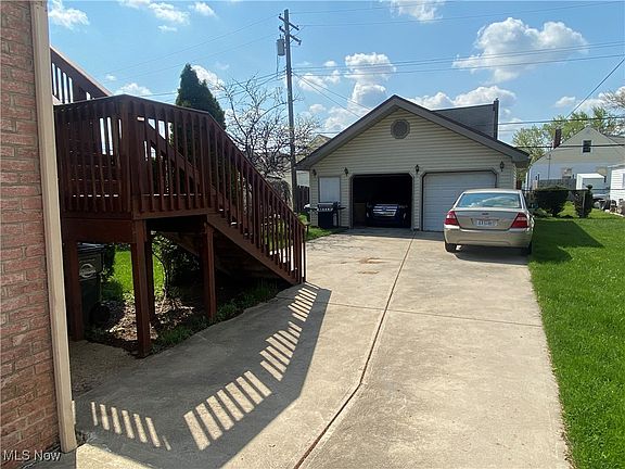 3rd image of 7619 Essen Ave