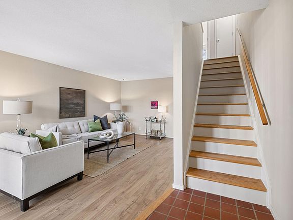 5th image of 6433 Barrie Rd