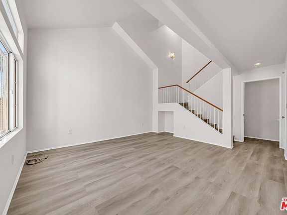 5th image of 820 W Compton Blvd Unit 17