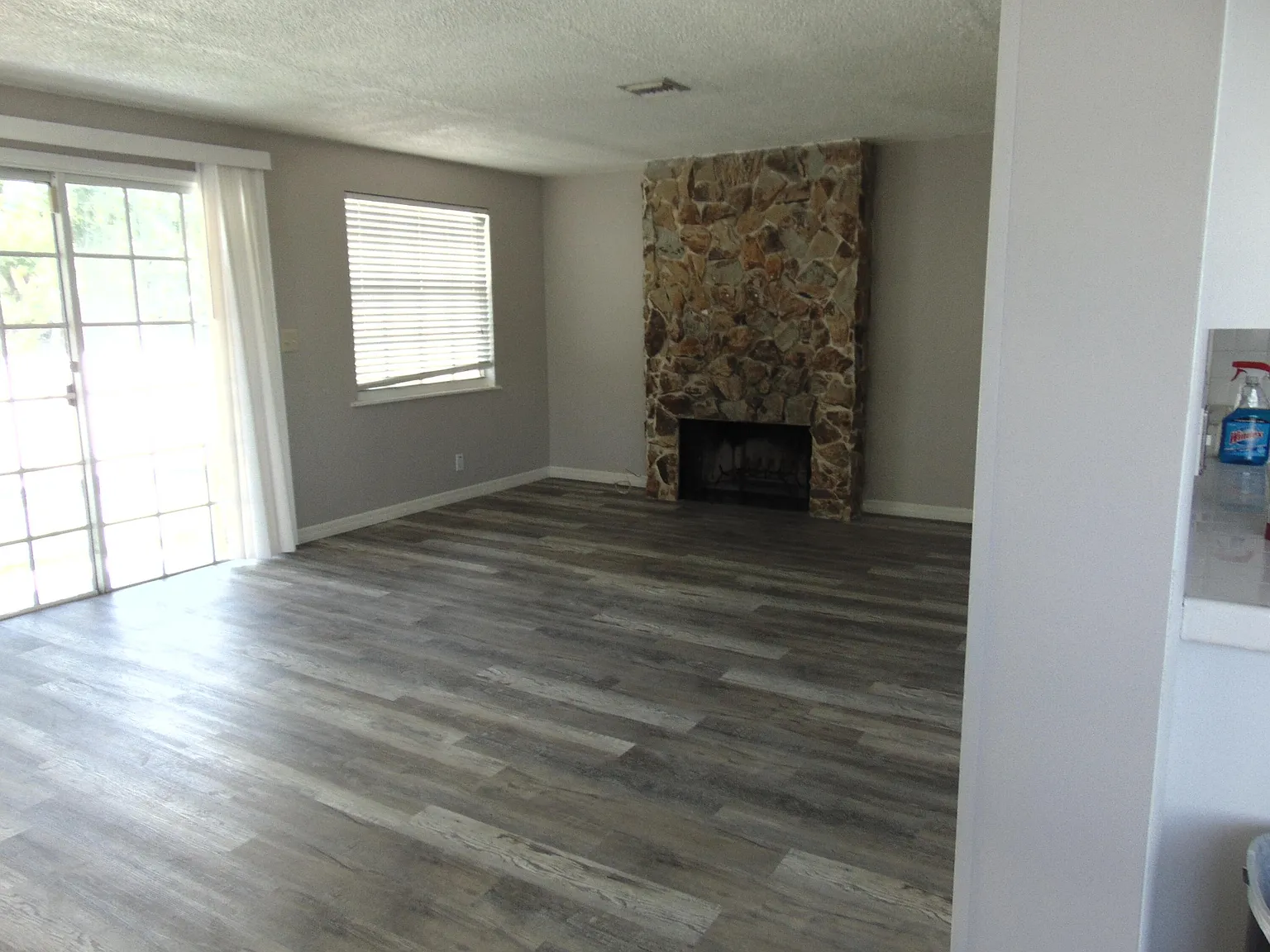 3 bed, 2.0 bath, 1632 sqft, $3,500 — Photo 3