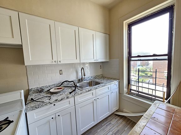 4th image of 8609 Bay 16 St #C2