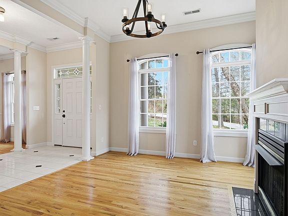 3rd image of 2025 Plank Dr