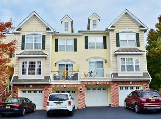 7 Marina Dr, Bayonne, NJ 07002