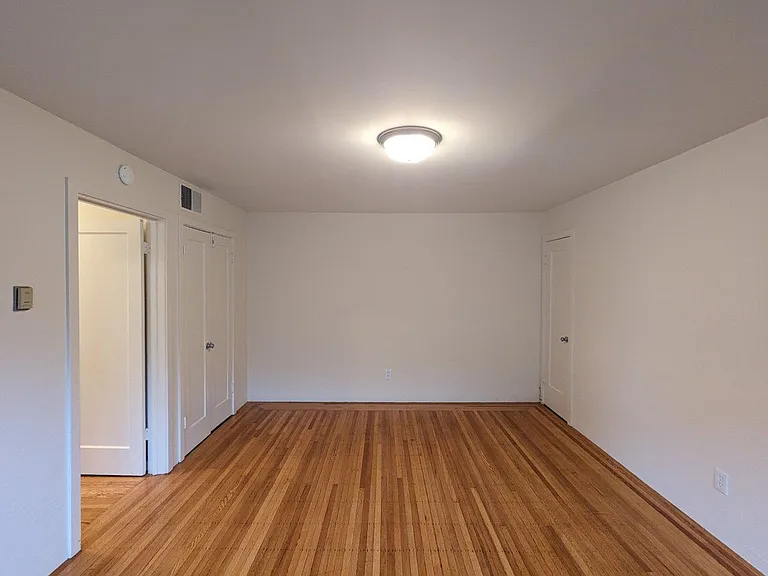 2038-2042 Hearst Avenue — Photo 12