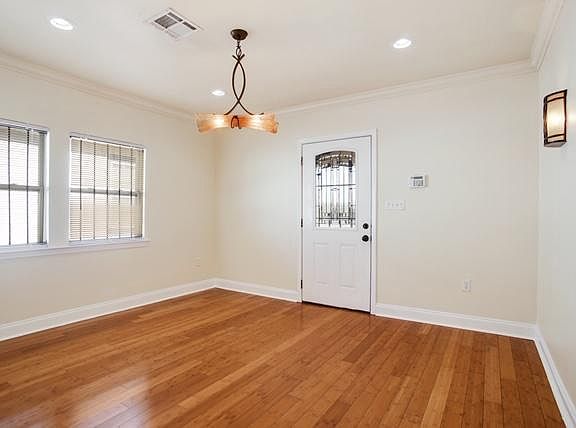 2nd image of 1004 Charbonnet St