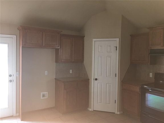5th image of 1421 Deer Chase Dr