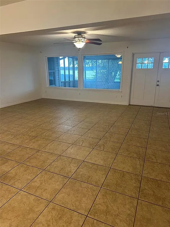 3 bed, 2.0 bath, 2479 sqft, $2,892 — Photo 4