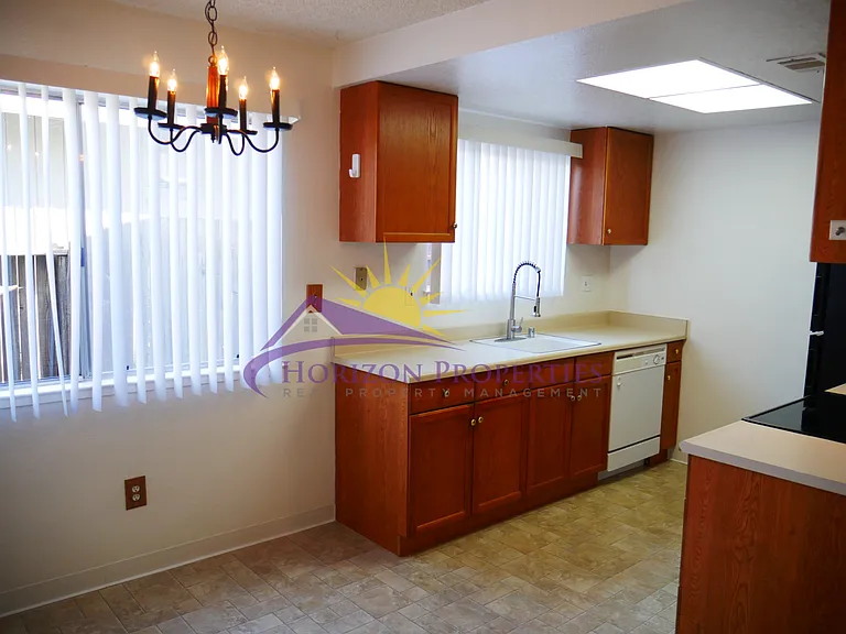 8960 Laguna Vista Ct — Photo 7