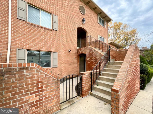 50 Woodside Rd APT 3, Ardmore, PA 19003