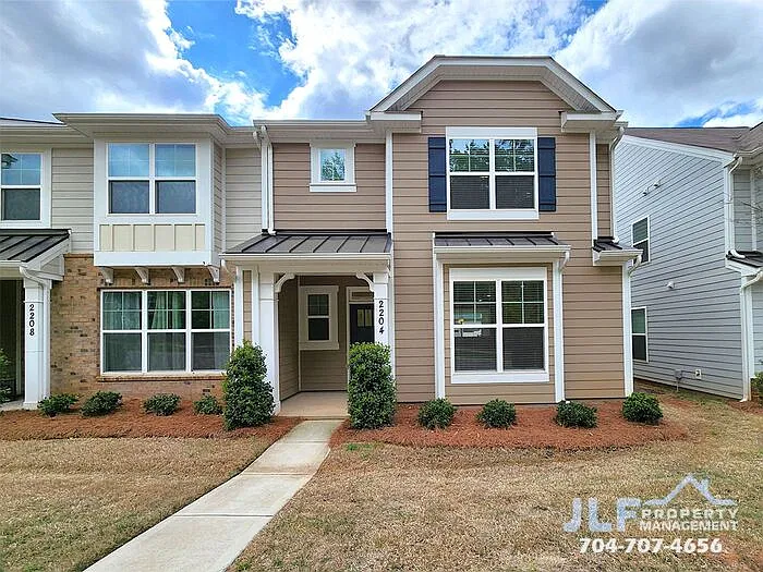 3 bed, 2.5 bath, 1895 sqft, $2,195 — Photo 1