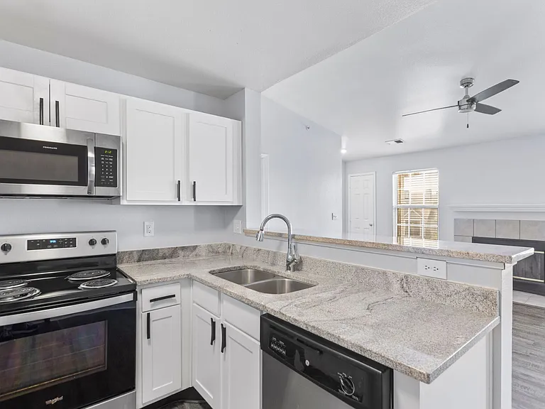 Villa Estates at Lenexa — Photo 57