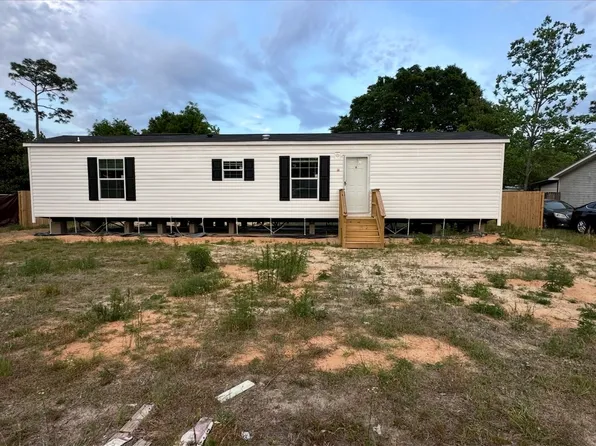 99 Wren Dr, Defuniak Springs, FL 32433