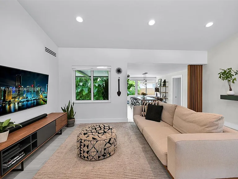 7531 Miami View Dr — Photo 29