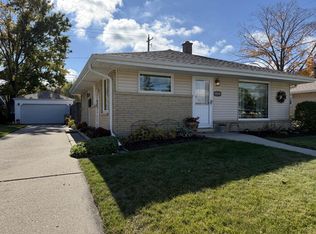625 Edgewood Ave, South Milwaukee, WI 53172