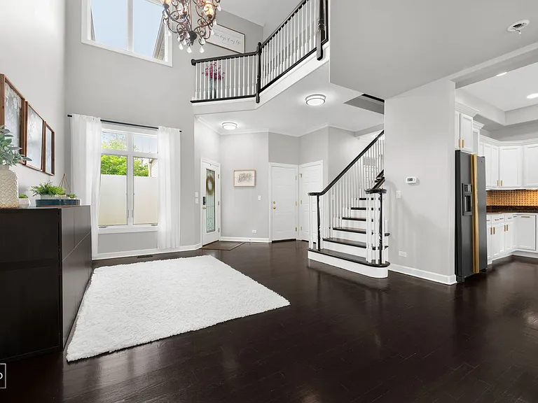 1537 W Rue James Pl — Photo 3