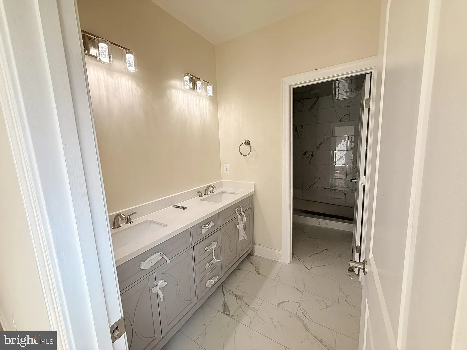 3 bed, 2.5 bath, 1480 sqft, $3,100 — Photo 4