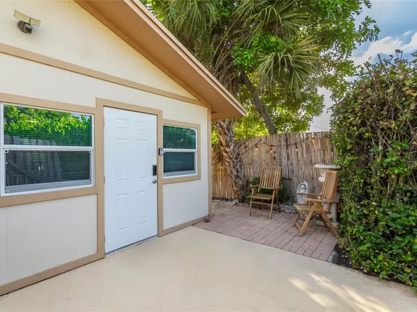 1724 37th St, West Palm Beach, FL 33407