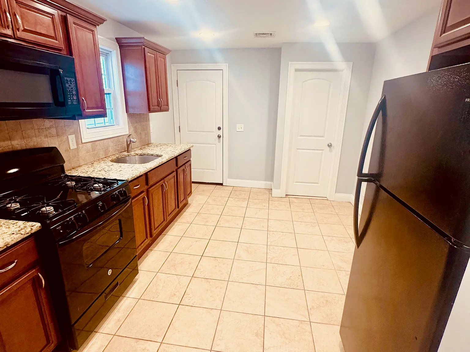 2 bed, $2,100 — Photo 2
