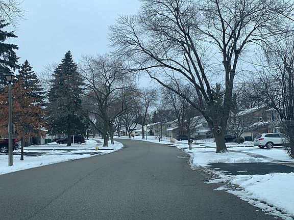 4th image of 742 Merrill Ln