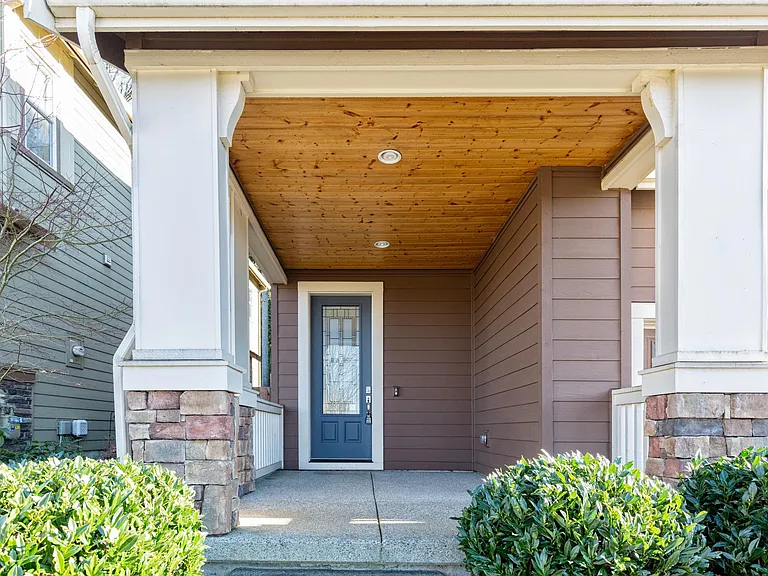 1693 NE Falls Dr — Photo 5