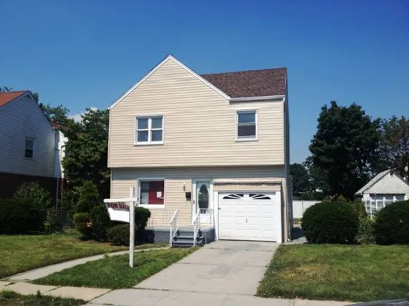 12050 227th St, Cambria Heights, NY 11411