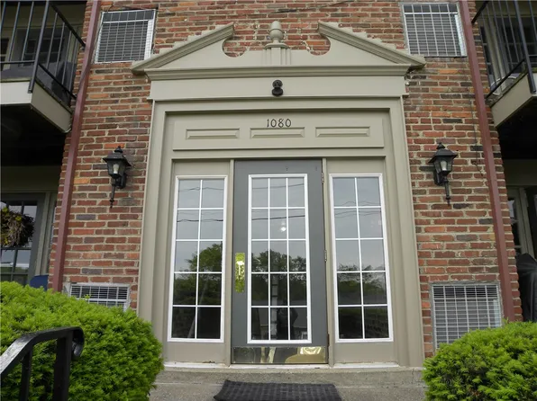 1080 Chatham Park Dr APT F, Pittsburgh, PA 15216