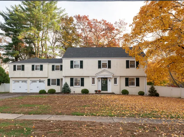 65 Brenway Drive, West Hartford, CT 06117