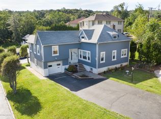 910 Todt Hill Rd, Staten Island, NY 10304