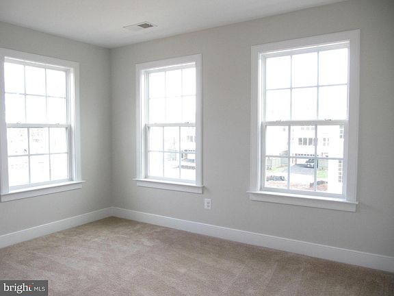 5th image of 4364 High Oak Ln