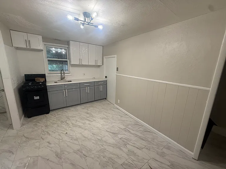 315 Maffett St #319 — Photo 3