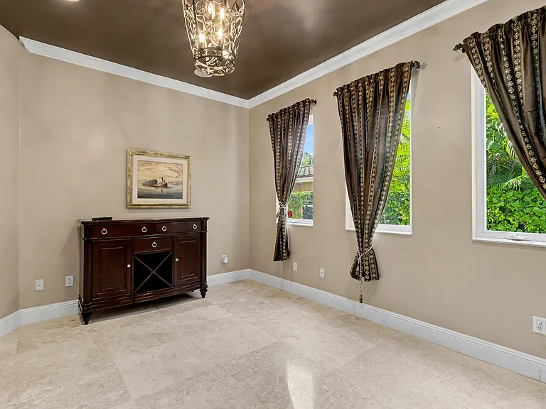 860 E Park Dr — Photo 16