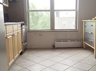 20-38 33rd St #3, Astoria, NY 11105