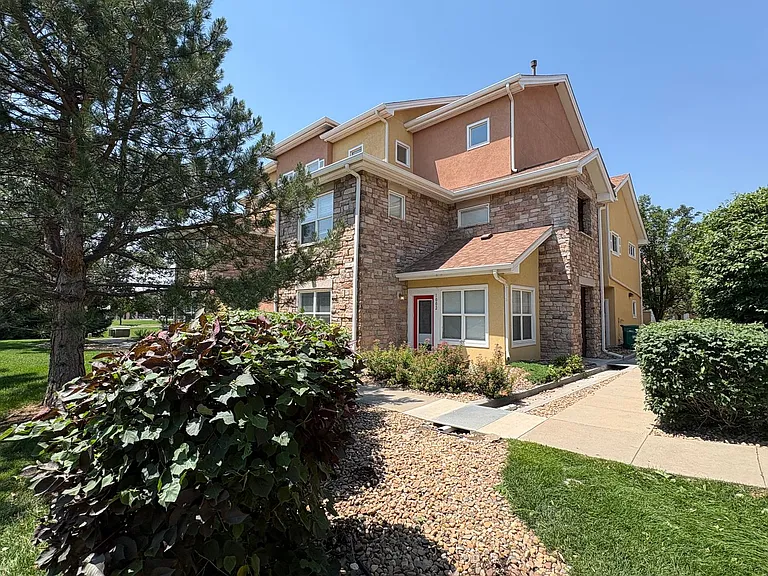 1002 Lucca Dr — Photo 21