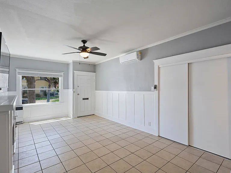 242 Gaviota Ave — Photo 8