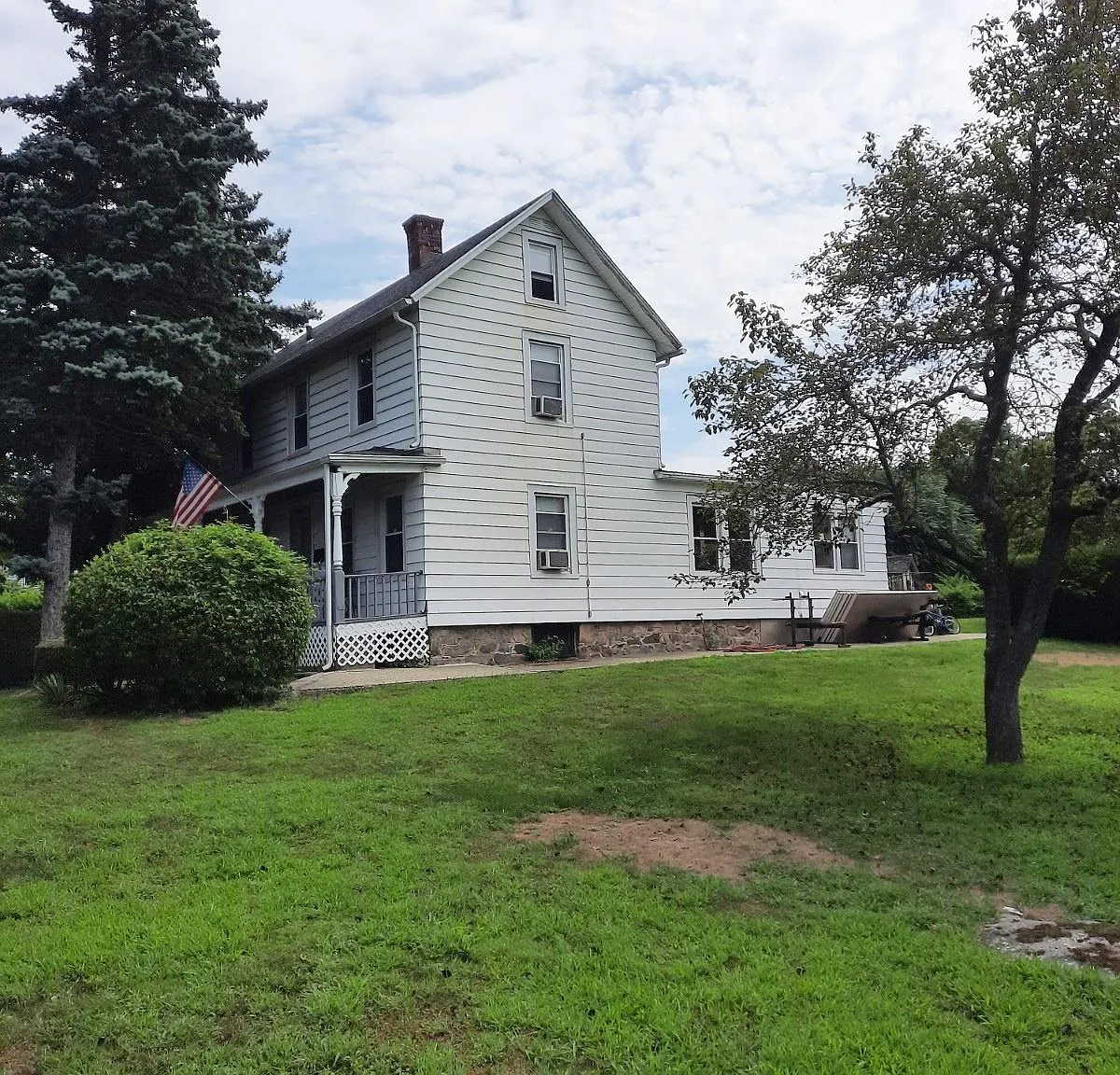 3 bed, 1.5 bath, 1450 sqft, $4,300 — Photo 4