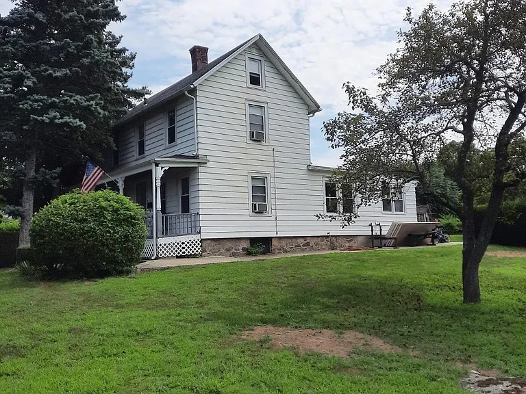55 Valley Rd — Photo 4