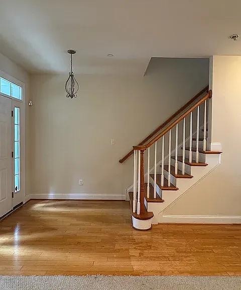 748 Moore Ave — Photo 4