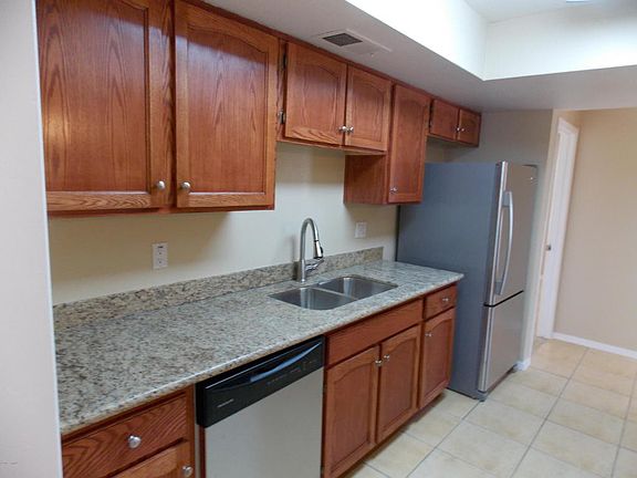 3rd image of 7034 W Wilshire Dr