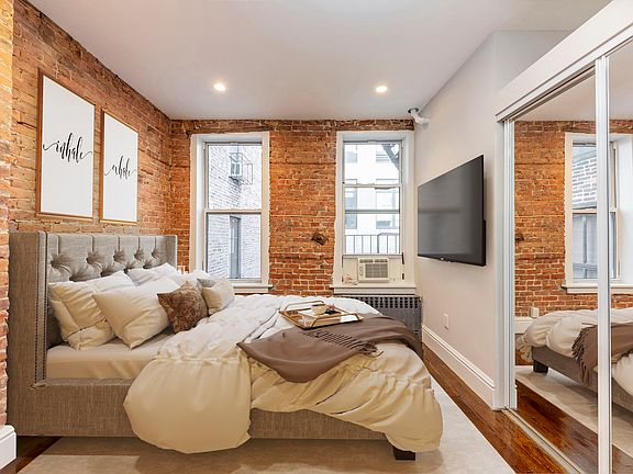 3rd image of 122 W 20th St APT 5R