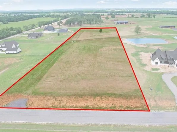 913 Club Lake Rd, Whitesboro, TX 76273