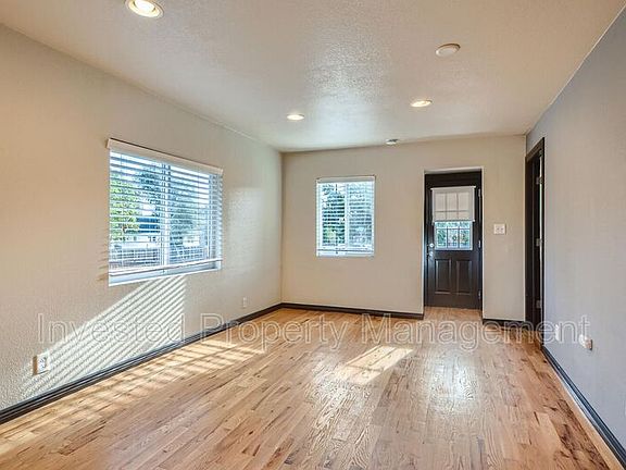3rd image of 75 Irving St