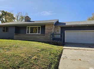 111 N Sanderson Ave, Bartonville, IL