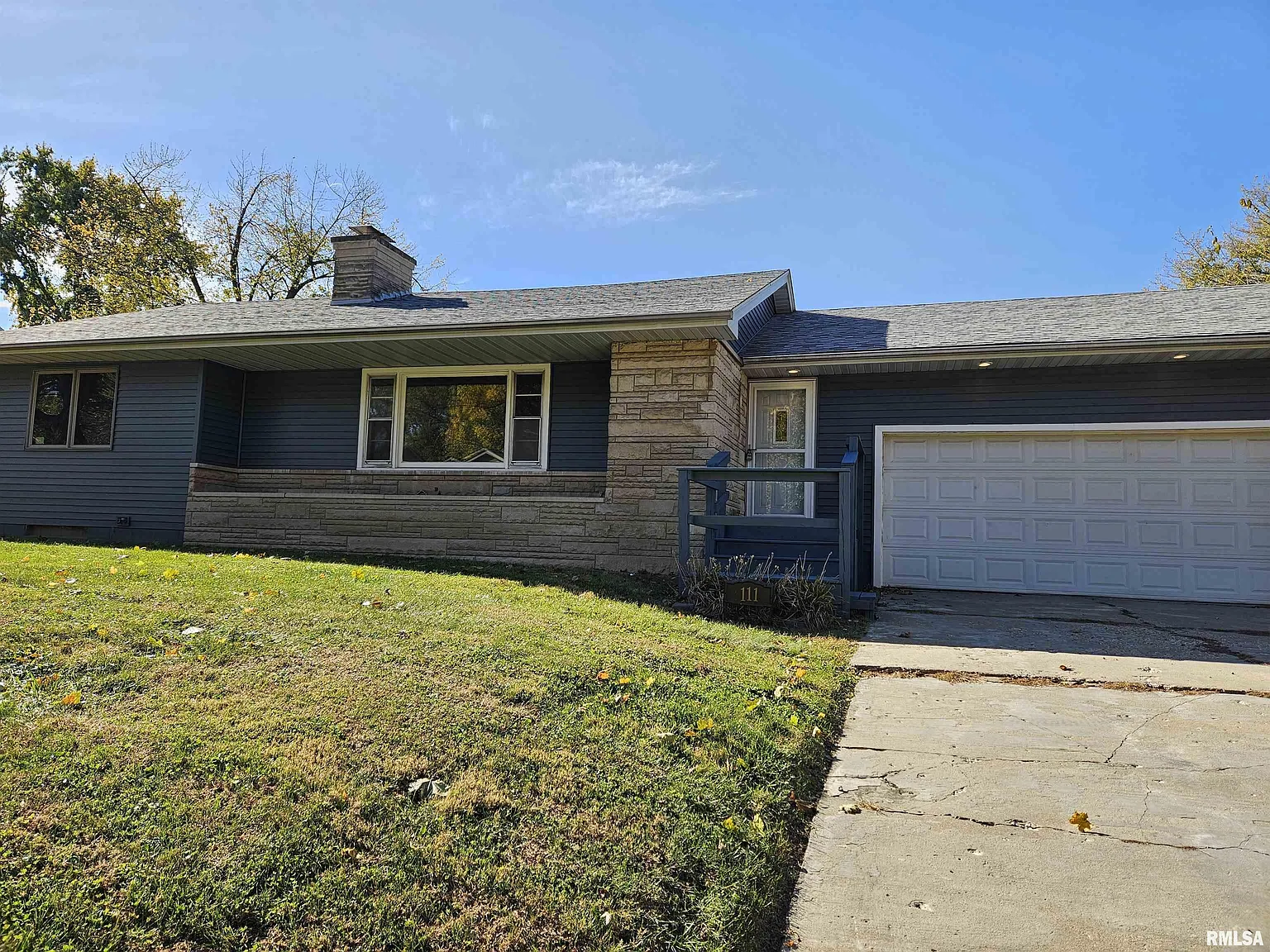 111 N Sanderson Ave photo 1