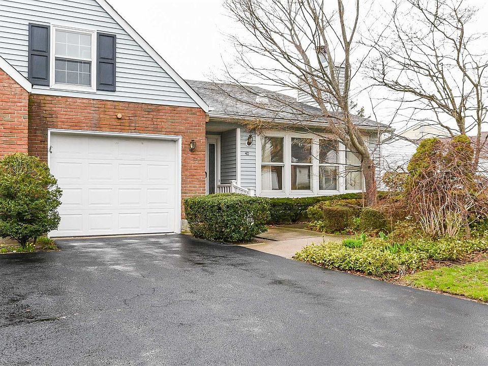 1st image of 40 Chippendale Dr