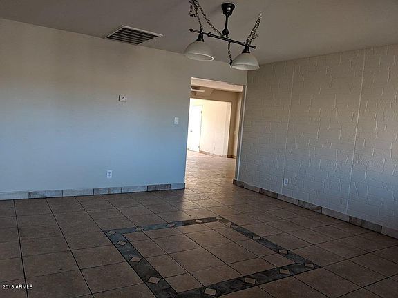 4th image of 4001 W Orangewood Ave