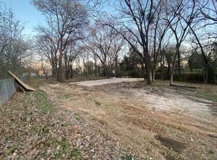 112 Lost Forest Rd, Mabank, TX 75156