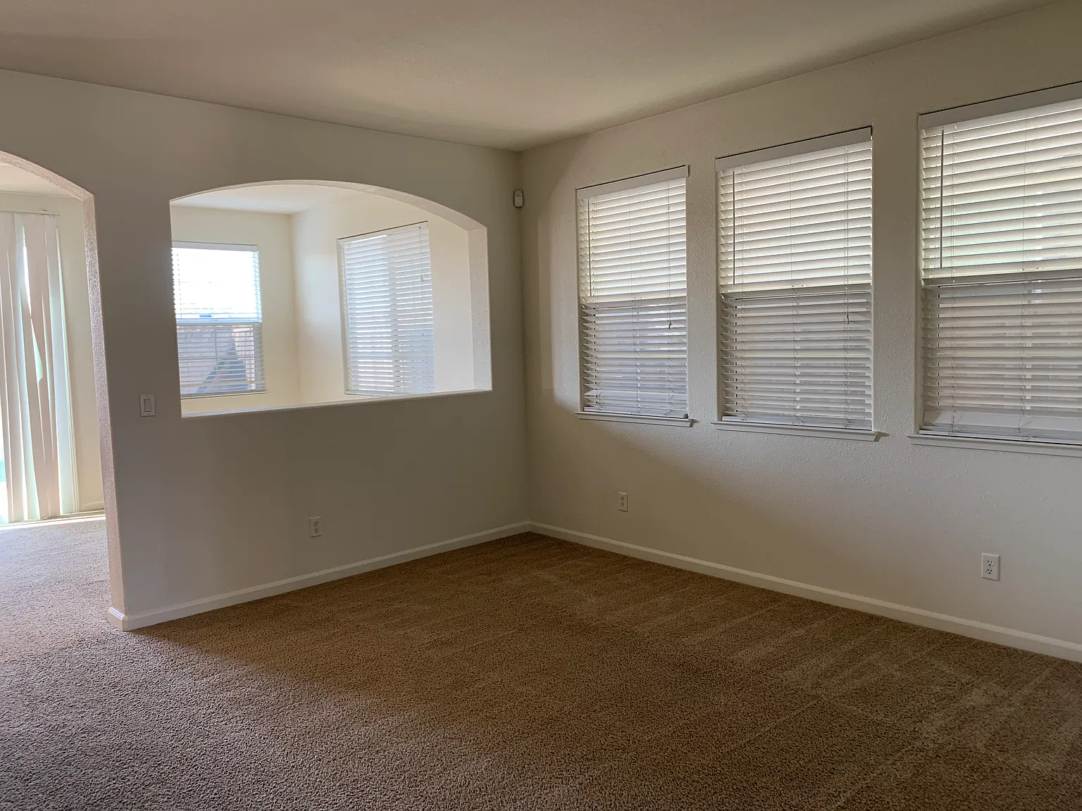 Lathrop Rental 4 Bedroom — Photo 3